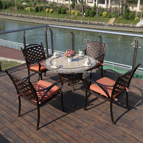 Uplion Luxury Outdoor Patio Ore Tavolo in piastrelle bianche Tavolo e sedia in alluminio pressofuso Set di mobili 