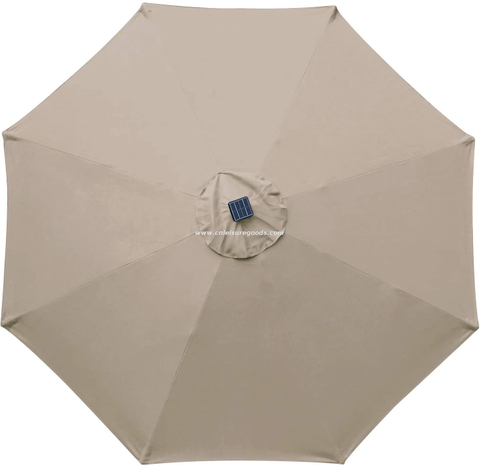 Uplion 안뜰 정원을 위한 32개의 LED 빛, 경사 및 크랭크 테이블 우산을 가진 옥외 태양 LED 우산